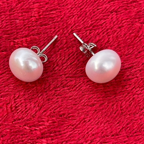 NEW 925 Sterling Silver Real 9 mm Genuine White Pearl Stud Earrings - Picture 2 of 5